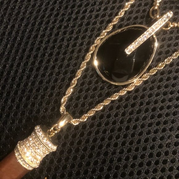 White House Black Market double necklace can be worn together or separately - Picture 2 of 2